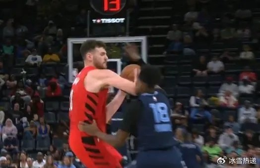 世界杯分组-杨瀚森队友被驱逐！克林根肘击普罗斯珀 被吹罚二级恶犯离场|开拓者|持球|德里克-罗斯|波特兰开拓者队|杨翰森_新浪体育_新浪新闻