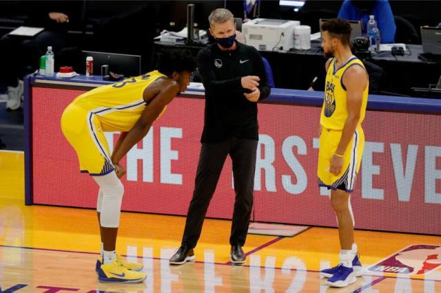 赛程直播-科尔：怀斯曼替补表现出色 勇士想提高他得打出来